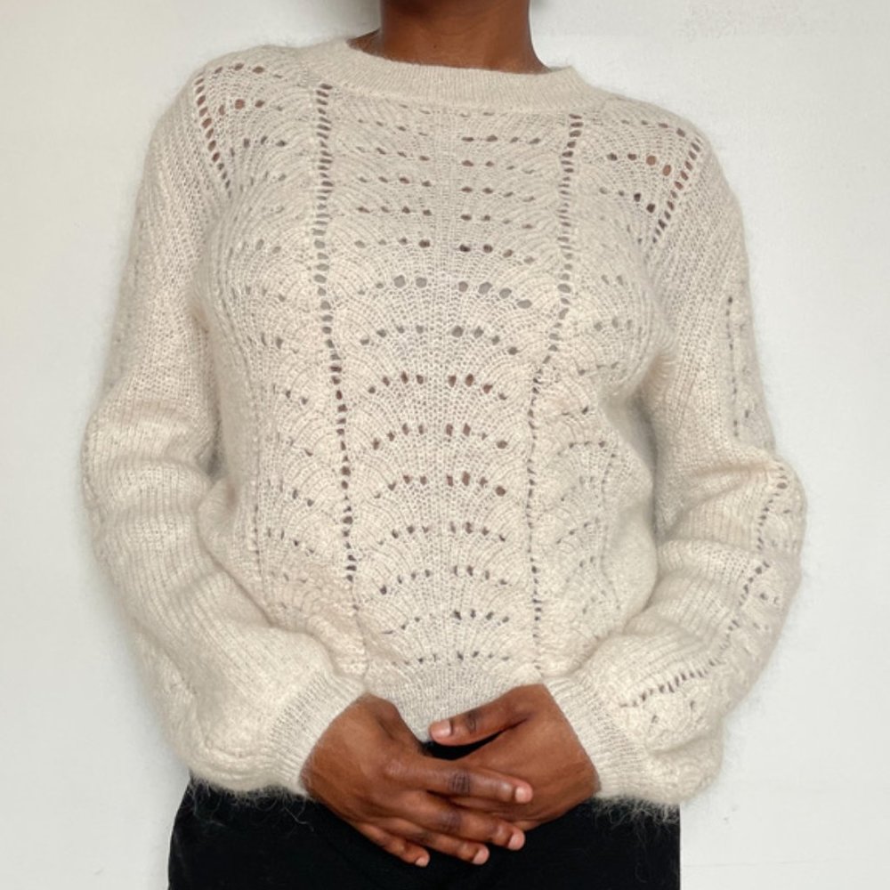 Aritzia Gardenia Sweater